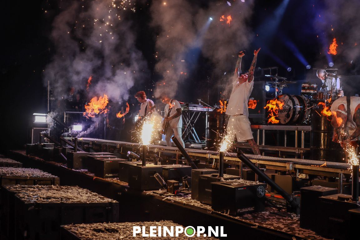 THE DIRTY DADDIES     (68)